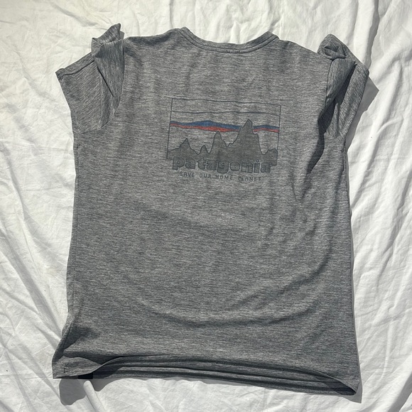 Patagonia Women’s Gray Capilene® Cool Daily Graphic Shirt Size XL Extra Large - Picture 10 of 10